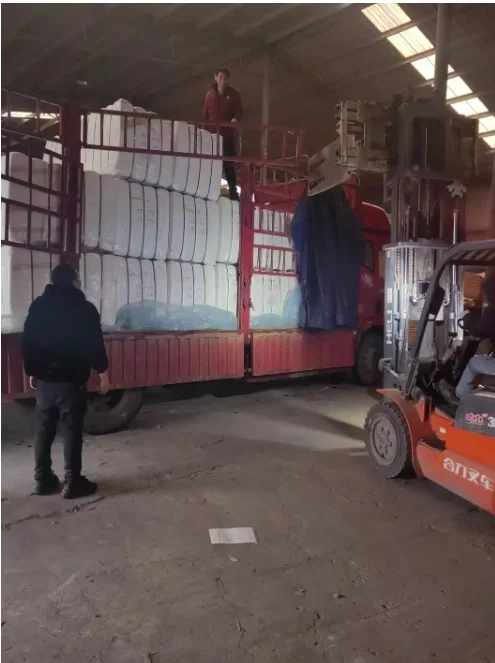 1400 128 Kgm3 Insulating Aluminosilicate High Zirconia Ceramic Fibre Blanket Ce Furnace Lining Refractory Material