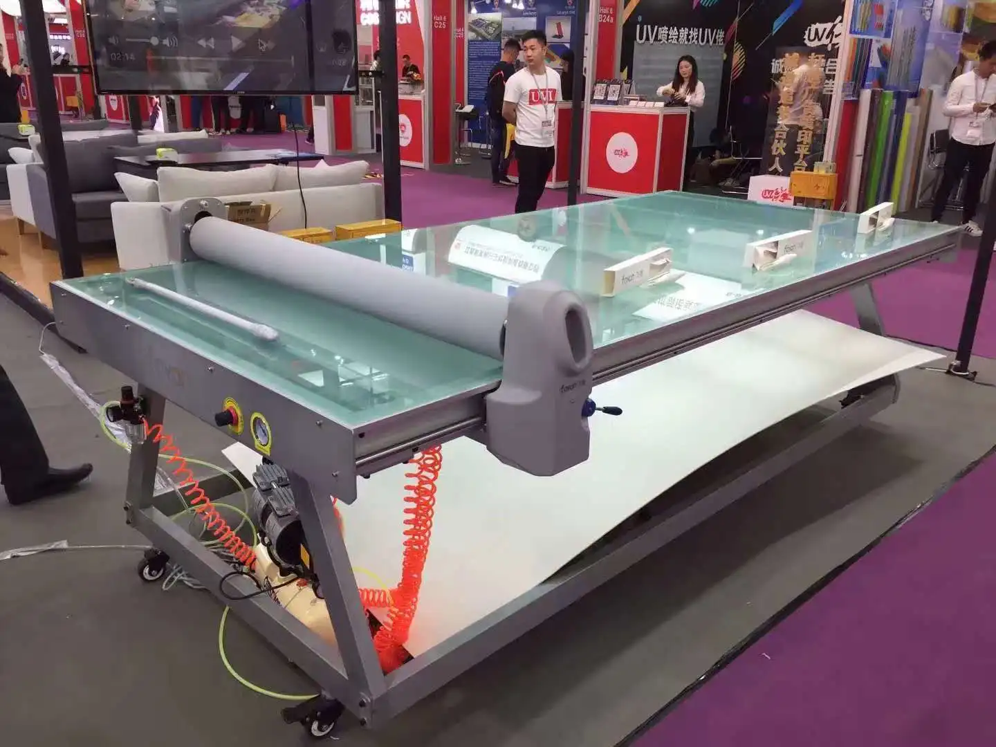  Дешевый большой формат fayon smart table 1325 планшетный аппликатор Рабочий стол ламинатор