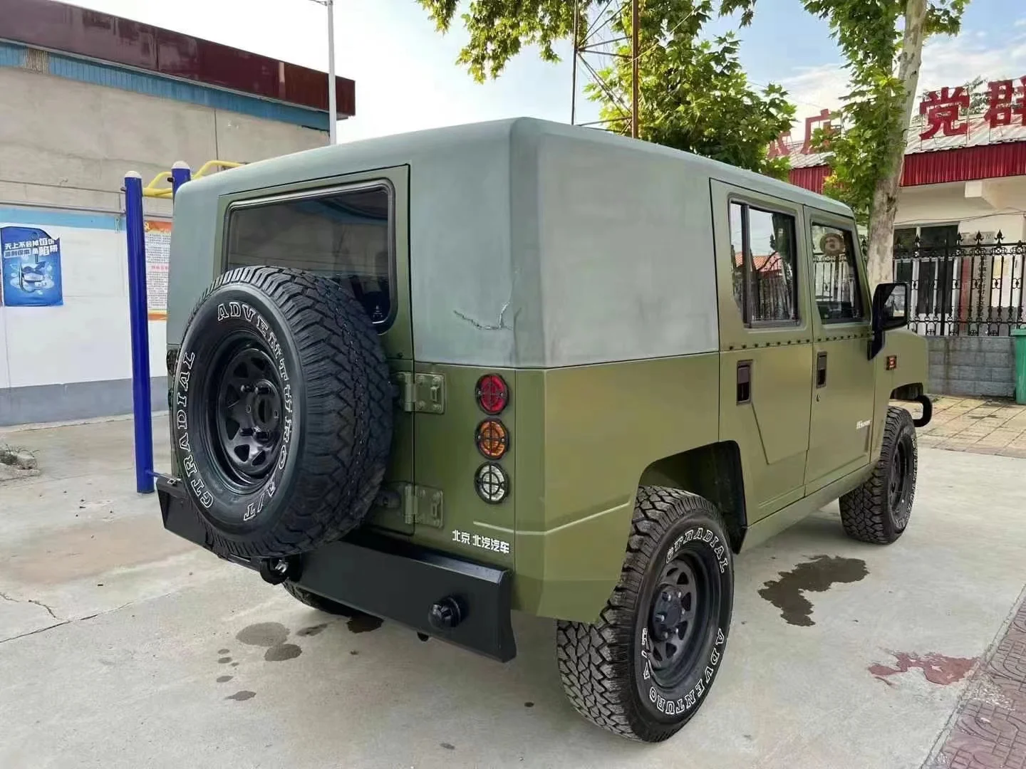 4X4 MILITA RY VEHICLE  for  Transportation