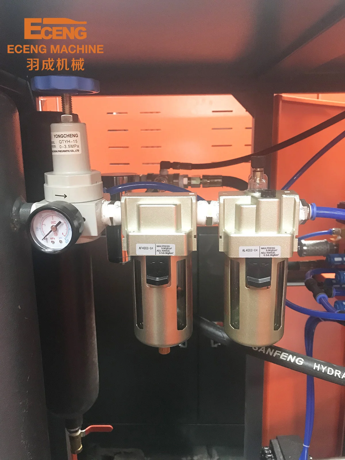 Eceng Semi Automatic Compact Plastic PET Preform Blowing Machine 4000BPH Bottle Blow Molding Machine 250ml 100ml 2L