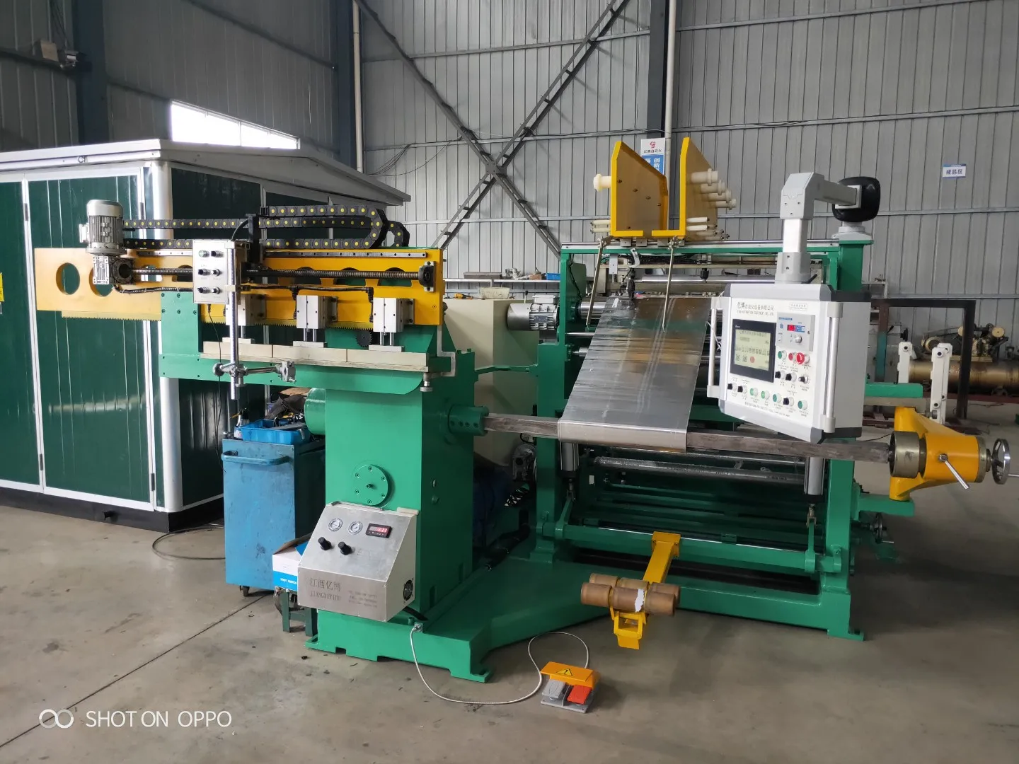 Automatic China Manufacturer transformer Coil width 1600 Mono-layer low voltage Cu strip foil winding machine