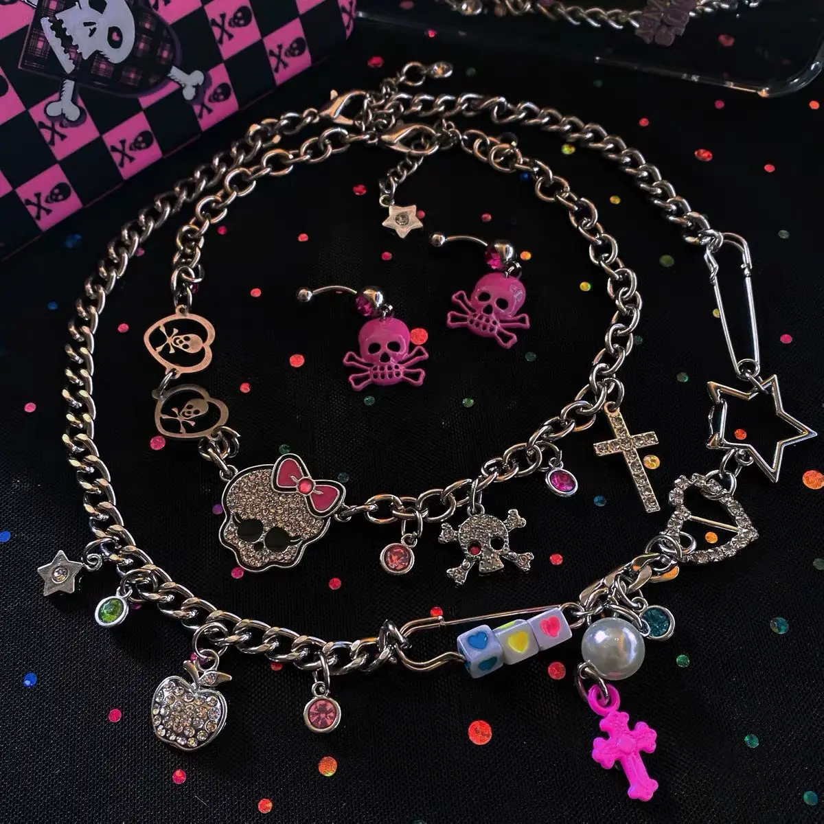 Ins Hot Sparkling Diamond Rhinestone Dancing Skull Charm Cool Cross Girl Collarbone Chain Necklace Collar Halloween Jewelry Gift