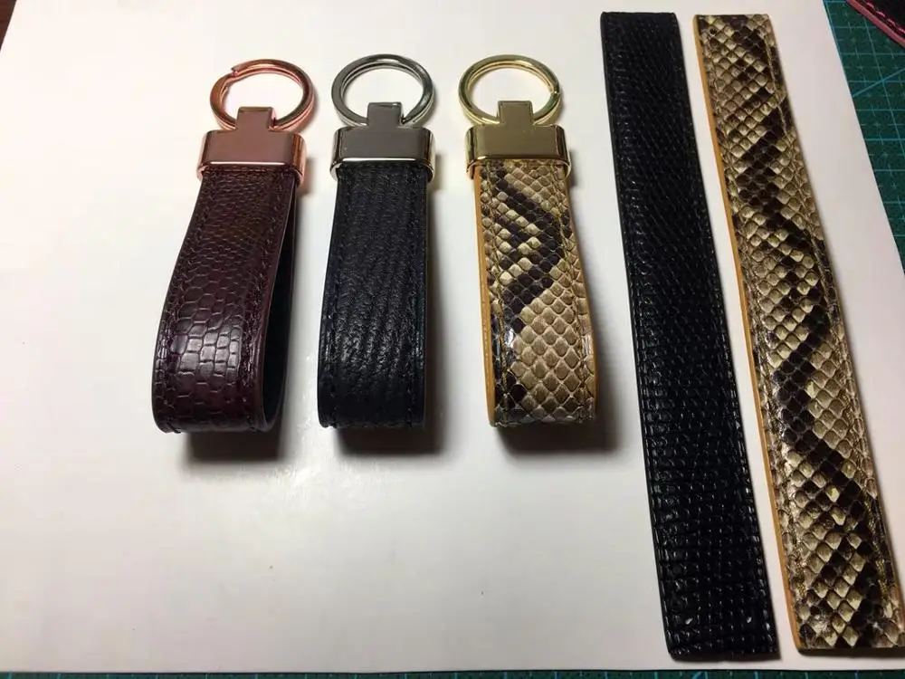 Christmas Gifts Fashionable Promotional Low Price Sliver Custom Fashion Leather Metal Key Chain With Ring HD-0025