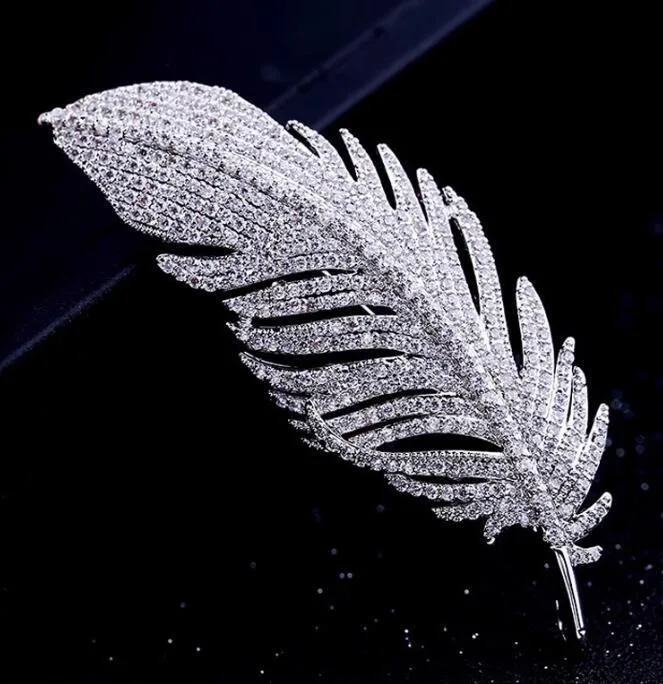 Rhinestone Feather Brooches Pin for Women Fashion Crystal Delicate Leaf Brooch Lapel Pins Elegant Dress Accessories Jewelry