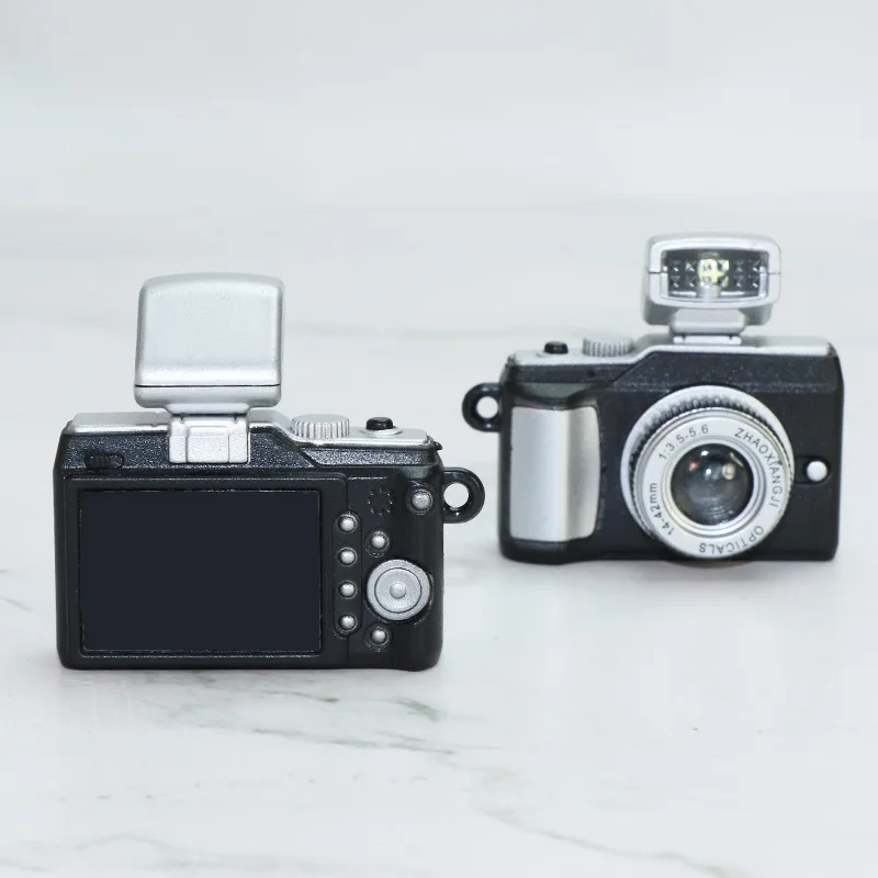 Factory Daisy Camera Luminous Sound Keychain Korean Trend Simulation Camera LED Luggage Accessories Pendant.
