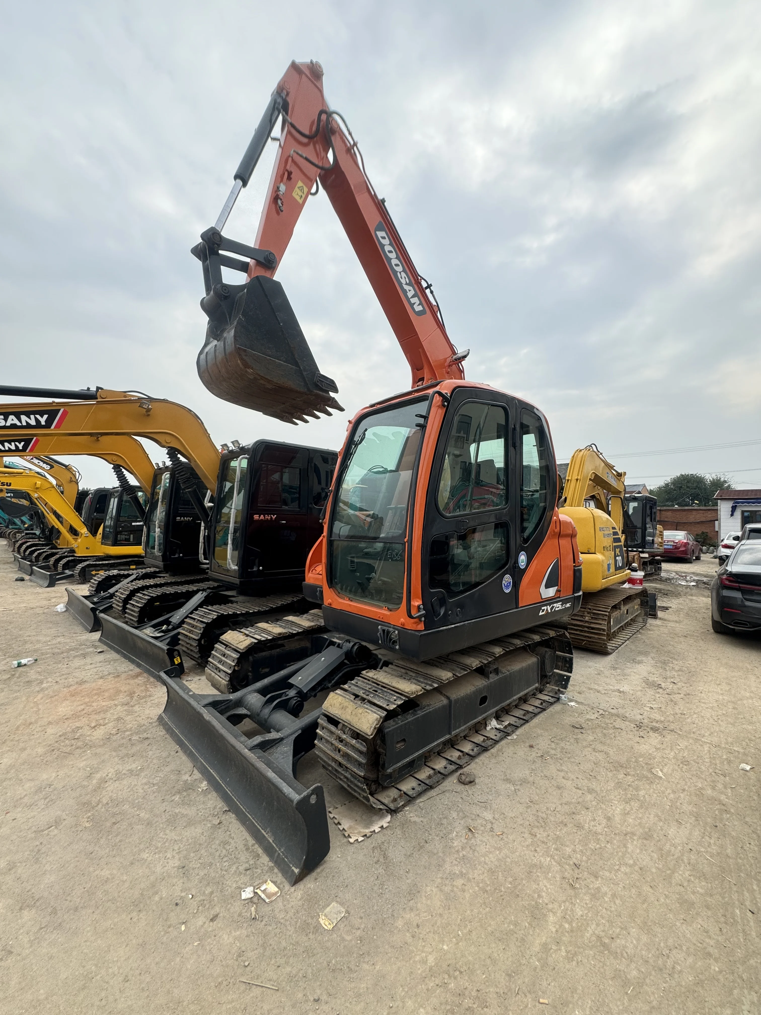 Лидер продаж подерженный гидравлический экскаватор Doosan Dx75 небольшой 7 5 т Южная Корея DX75 мини-экскаватор для продажи по низкой цене
