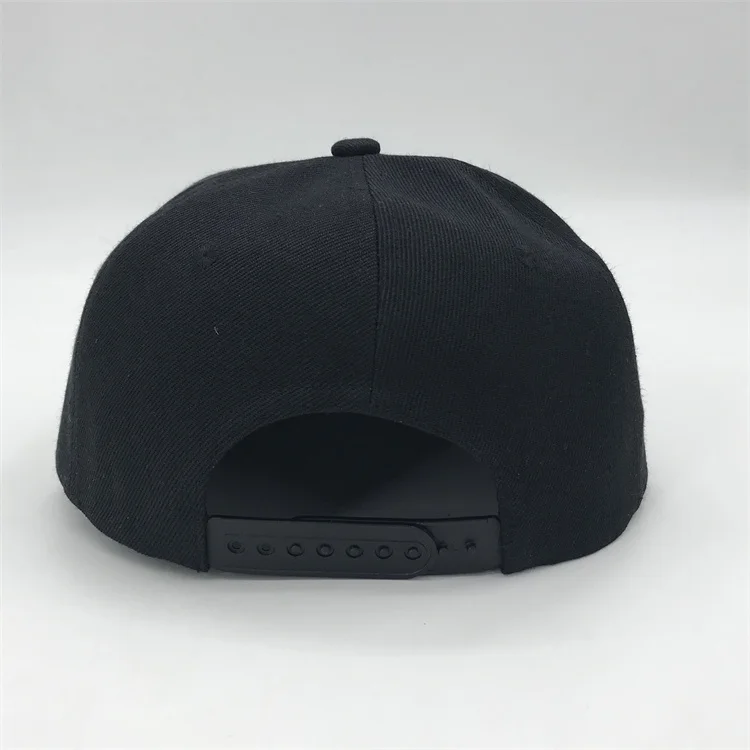 Wholesale Hip Hop Caps With Custom Golden Embroidery Logo  , Fashion Snap back Hats  For Men With Custom Logo