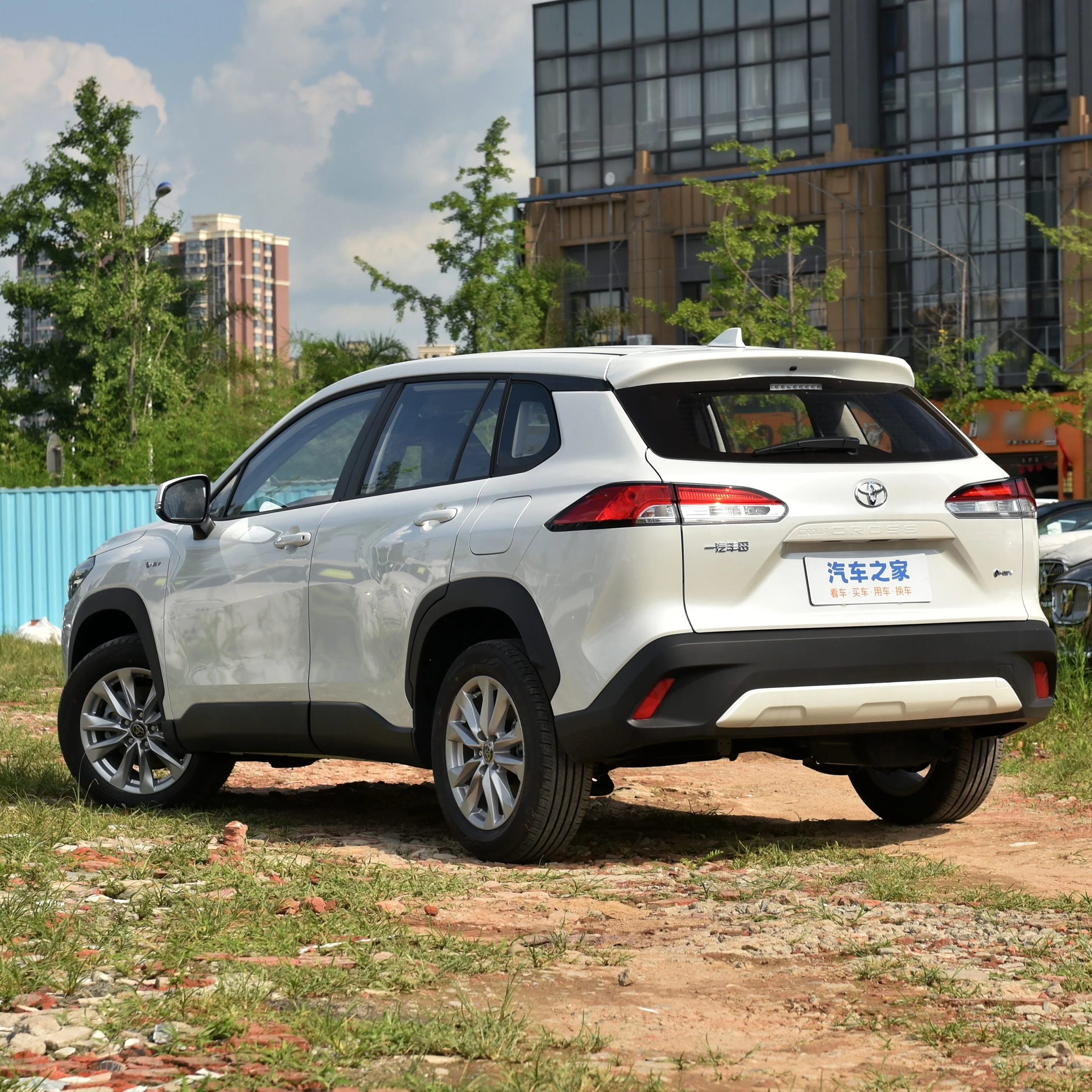 2024 Toyot a Corrolla Cross SUV FWD hybrid 2.0L 152PS L4 R18 112 кВт/188 нм флагман LHD Новый Подержанный автомобиль для продажи