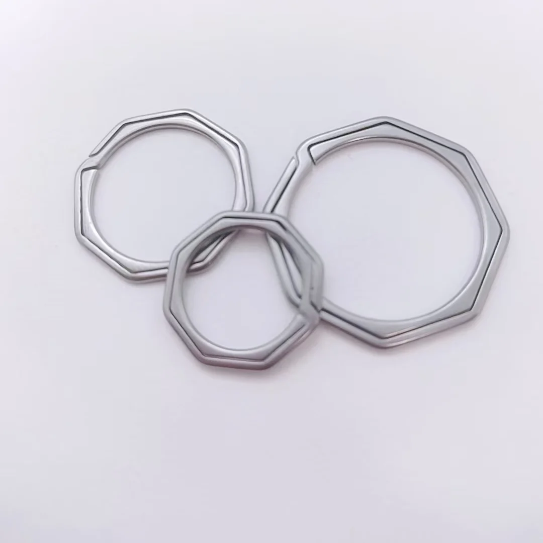 Titanium Alloy Horseshoe key chain metal Buckle Circle metal key chains Key Ring Pendant Waist custom for key chain Hook Bag