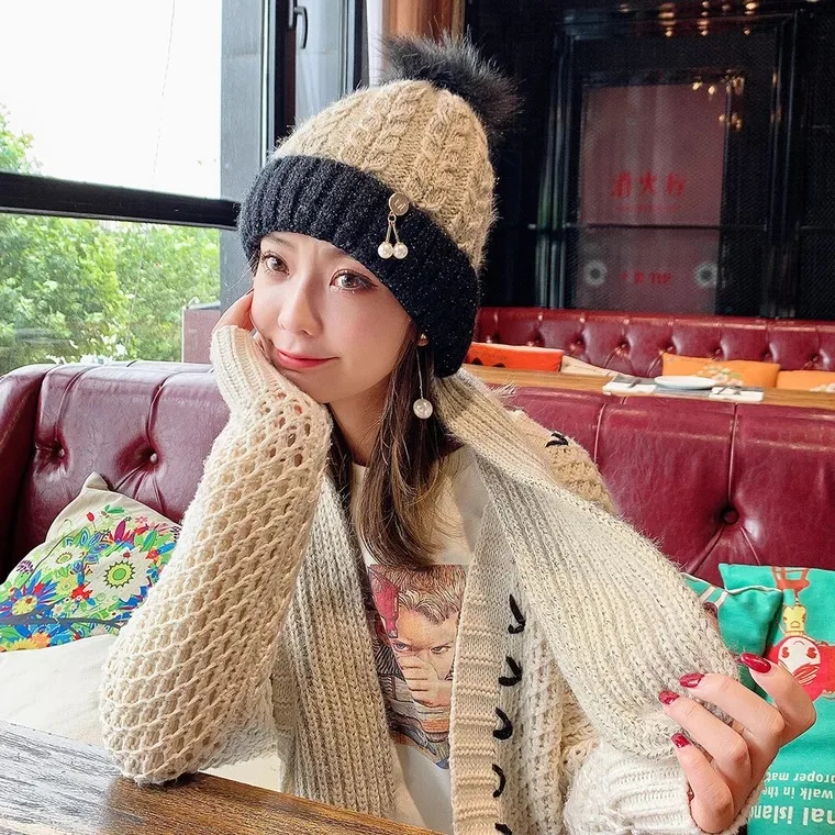 Low MOQ high quality windproof women warm knitted ear protector thickened scarf integral hat
