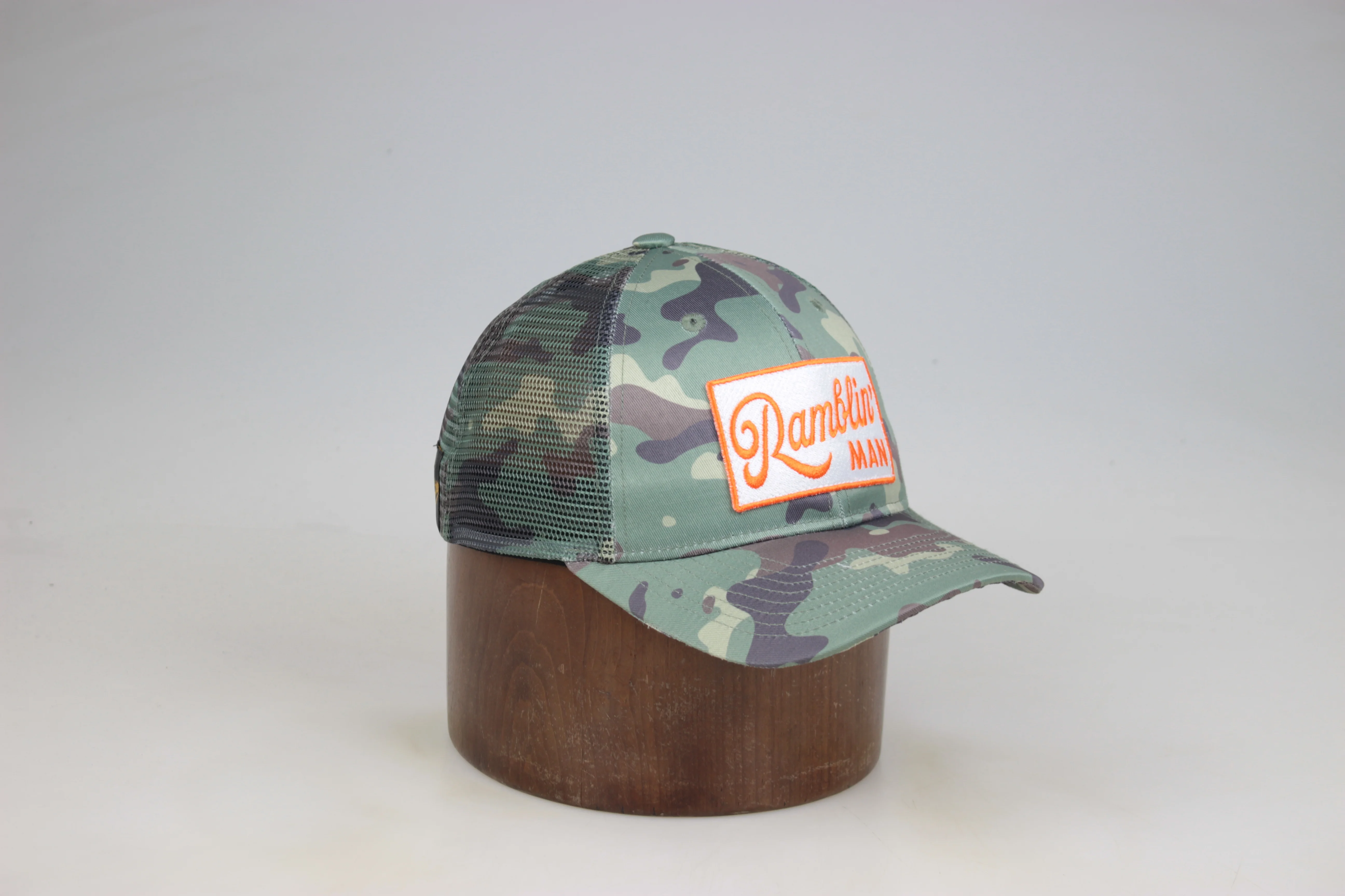 Unusual camouflage hat is very distinctive polyester mesh new era design baseball cap