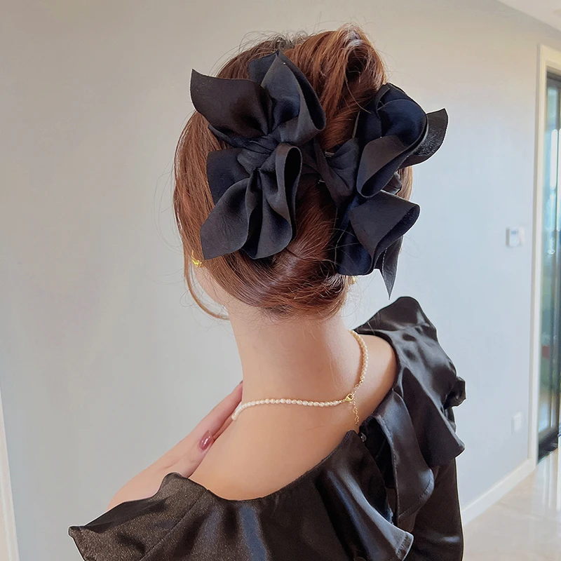 Wholesale Women Hair Accessories Hair Claw Clips Girls Black White Large Size Fashion Shark Clip Acrylic Fabric Bow Claw Clip