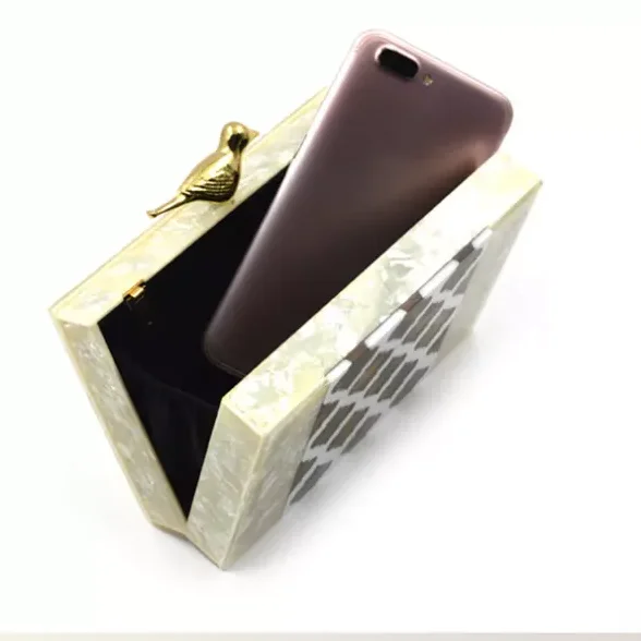 Wholesale high-quality fashion purse frame resin golden women clutch bridal pearl evening bag