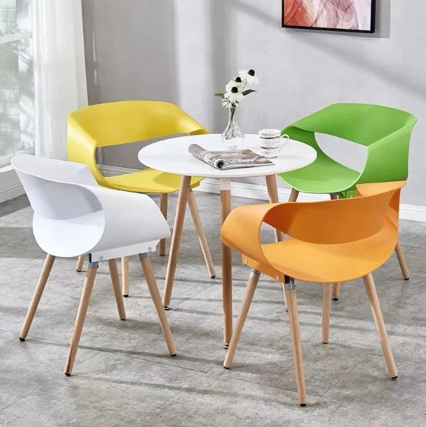 Hot Selling of Rolling Wooden Legs Indoor and Outdoor Leisure Furniture PP Plastic Chair