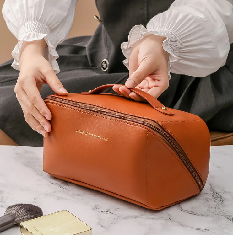 Large Make Up Pouch Portable Waterproof Vegan Leather Makeup Bag Bride Makeup Organizer PU Leather Cosmetic Pouch