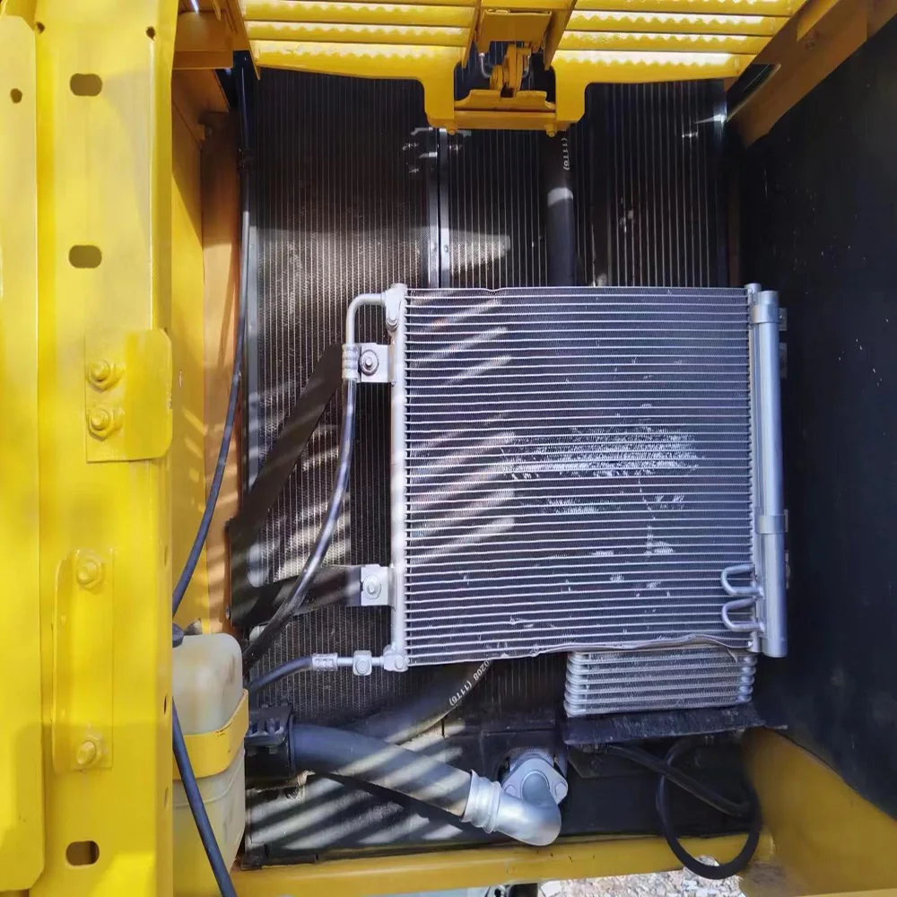 Used komatsu pc200-8 excavator  Original Japan 200-8 excavator  Komatsu  220-8