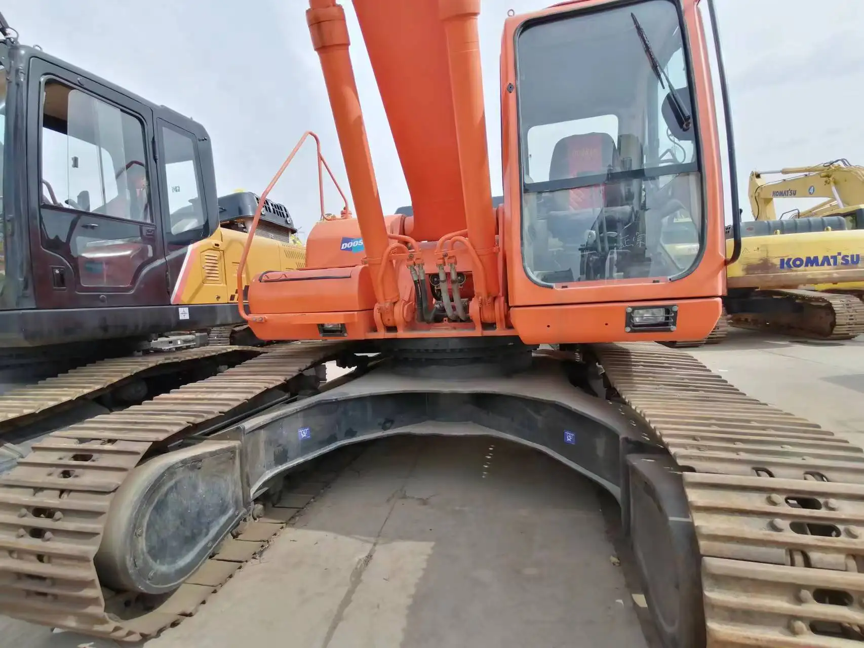 Б/у экскаватор Doosan dh300 Корея импортный Рабочий вес 33 тонны