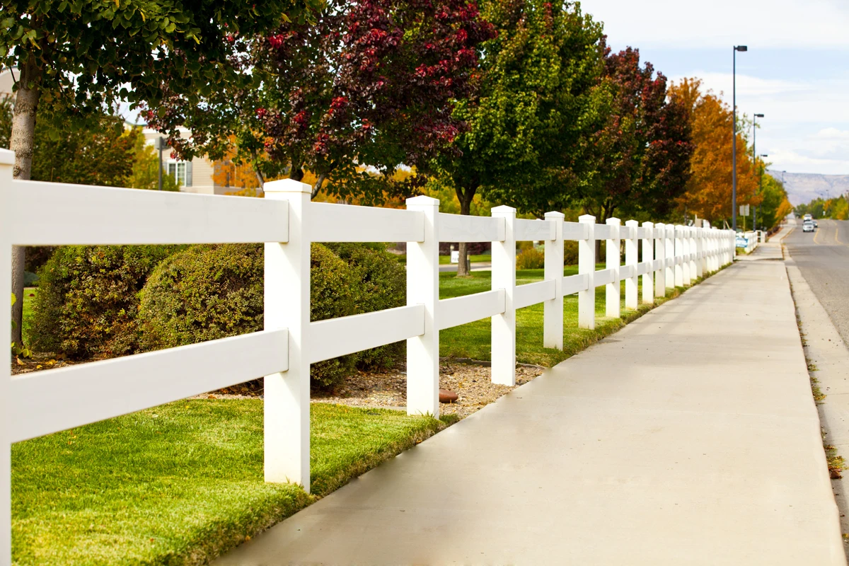 high level good quality Free Maintenance 2 Rails Horse Farm Fencing