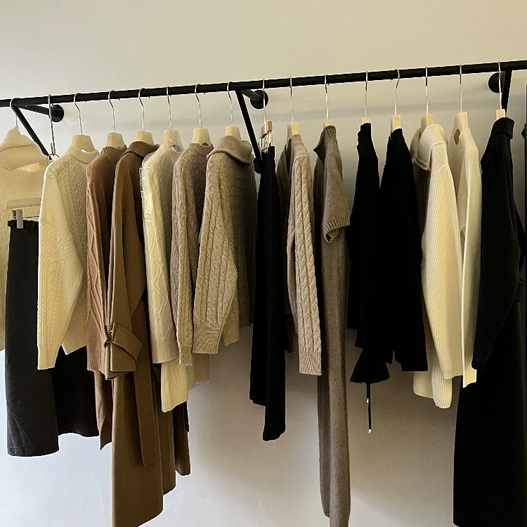 Popular Acrylic Dress Hangers Durable White Solid Acrylic Pant Hanger with Power Gold Clips