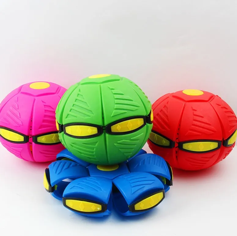 
Newest arrival outdoor deformable magic throw phlat fly ball toy flying saucer disc ufo ball for kids 
