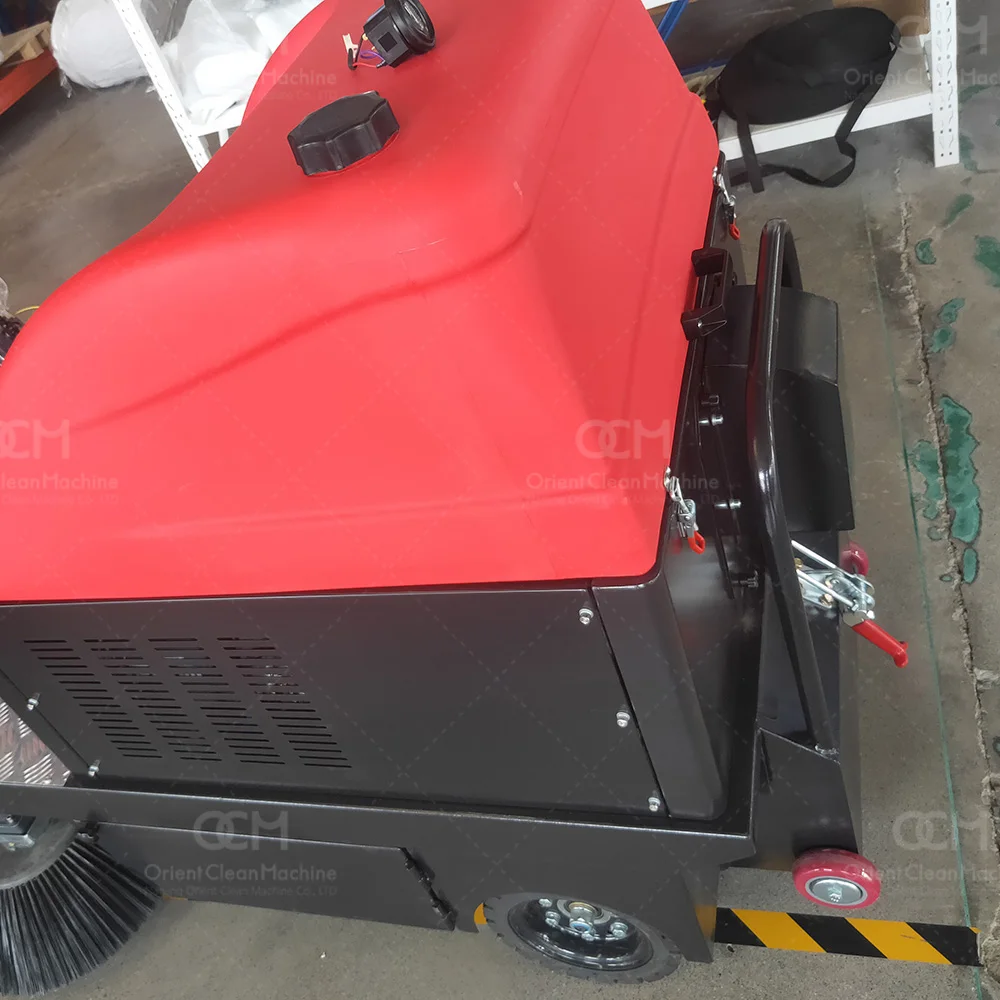 OCM-C1250 Best quality electric driving dust sweeper street sweeper machine ride on floor cleaning machine