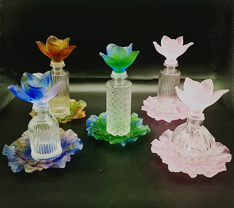 
latest Middle East style crystal perfume bottle and medkhan burner crystal perfume bottle 