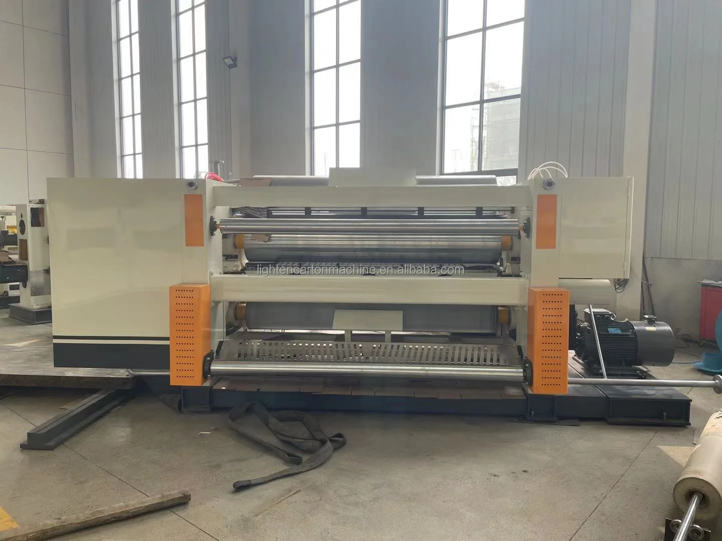 Single face corrugating machine / corrugated package