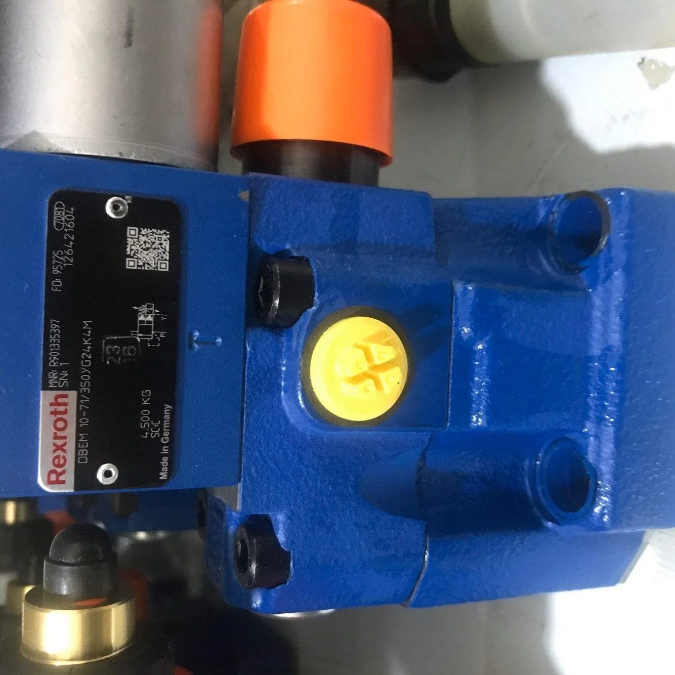 Оригинальный Rexroth DBEM10-7X/100YG24K4M R901335402