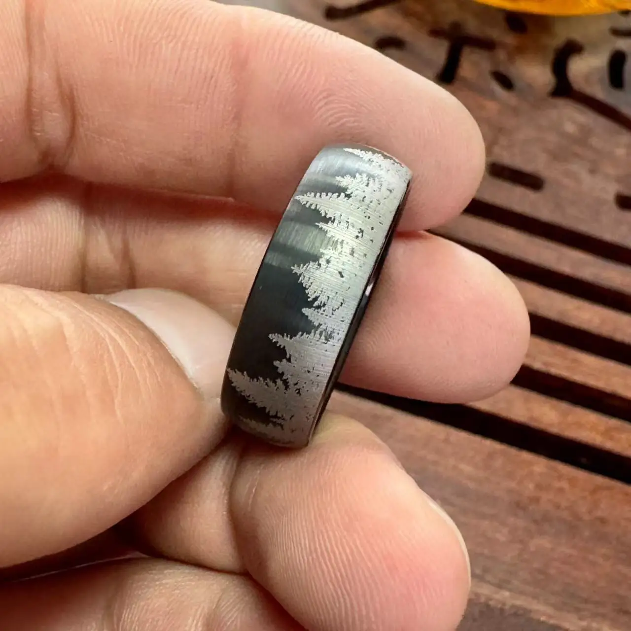 Tungsten steel manufacturers wholesale custom classic fashion men and women engagement electroplated tungsten steel rings