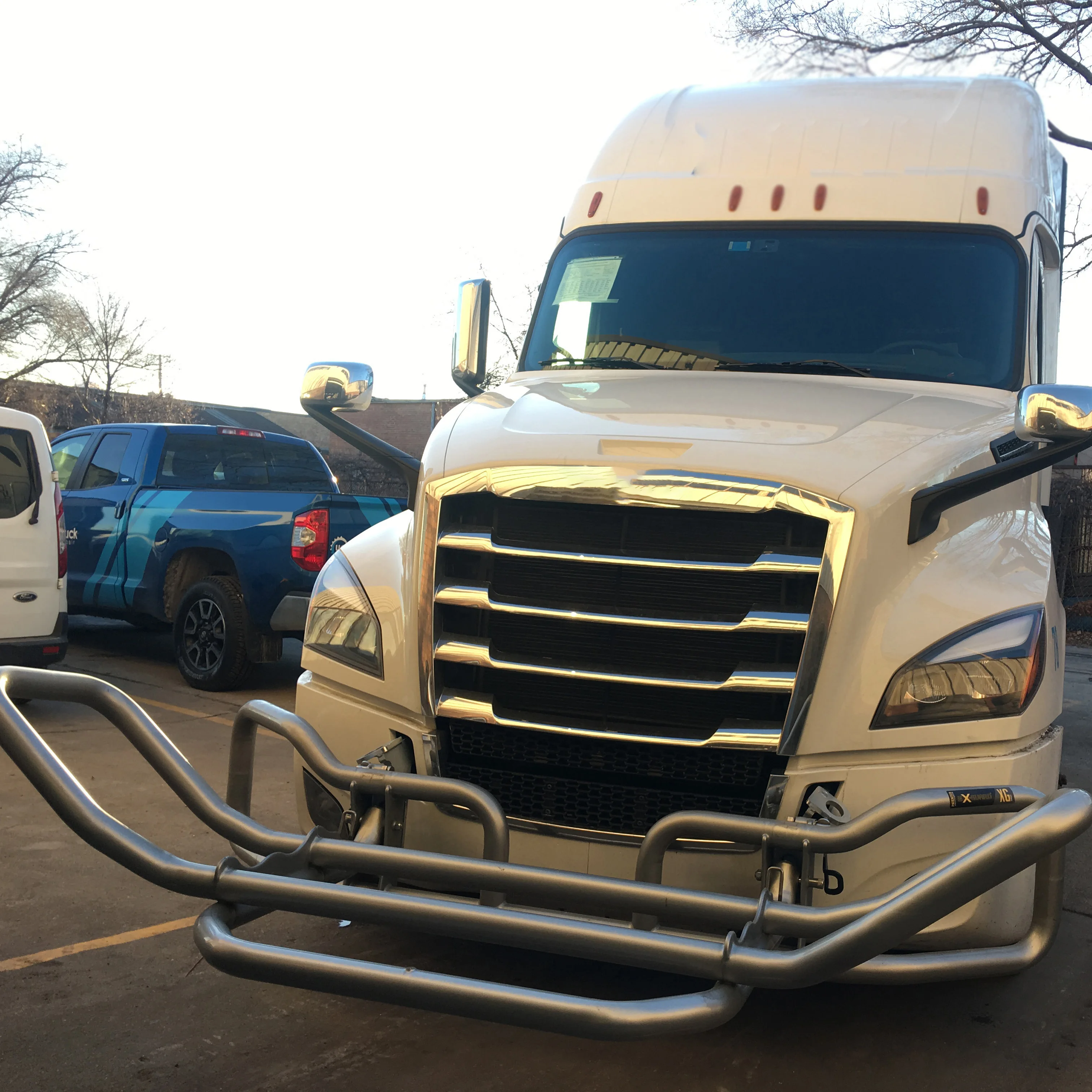  Полубольшие грузовики передний бампер решетка радиатора быка для Freightliner Cascadia