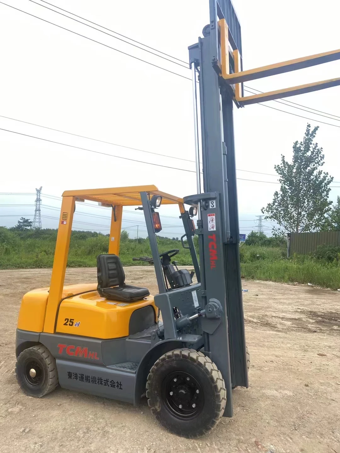 Used TCM 2.5ton second hand high quality Used Forklifts Good Condition with Durable Isuzu Engine Low Price for Hot Sale