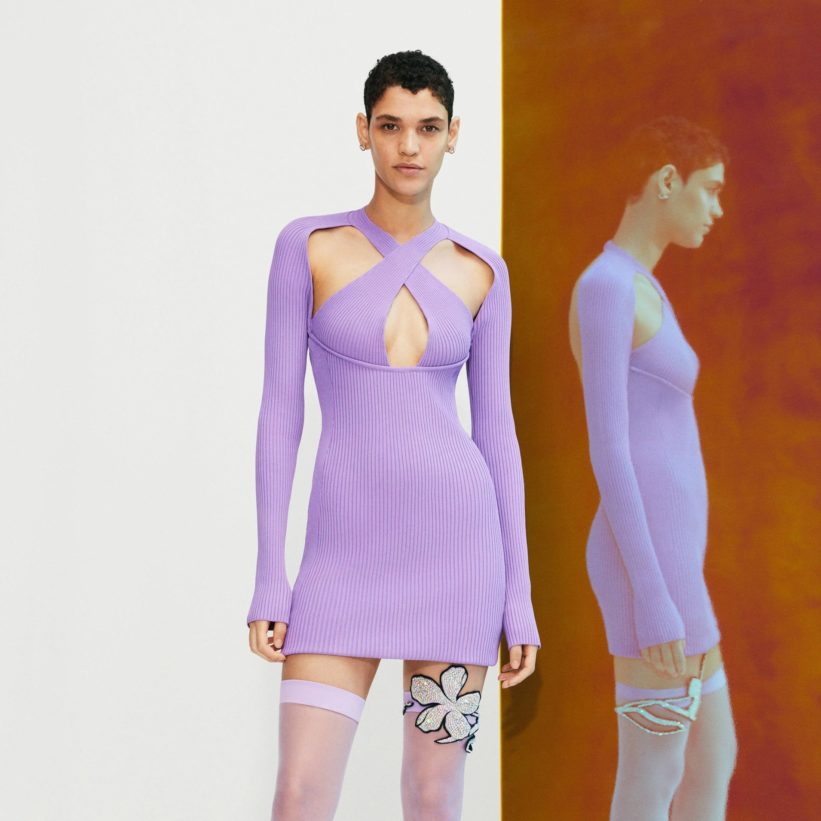 BD2126 2023 Sexy Hollow-Out Design Fashion Bodycon Dress Backless Long Sleeve Solid Color Mini Club Dress