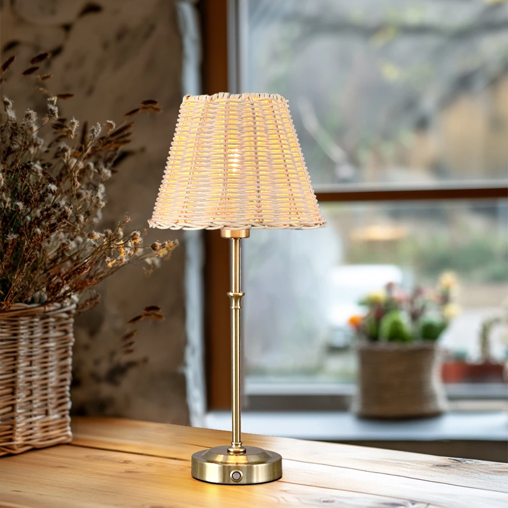 Exclusive Design Bamboo Rattan Restaurant Table Lamps 5200mah High-Capacity Battery Replaceable Lampshade Cordless Table Lamp