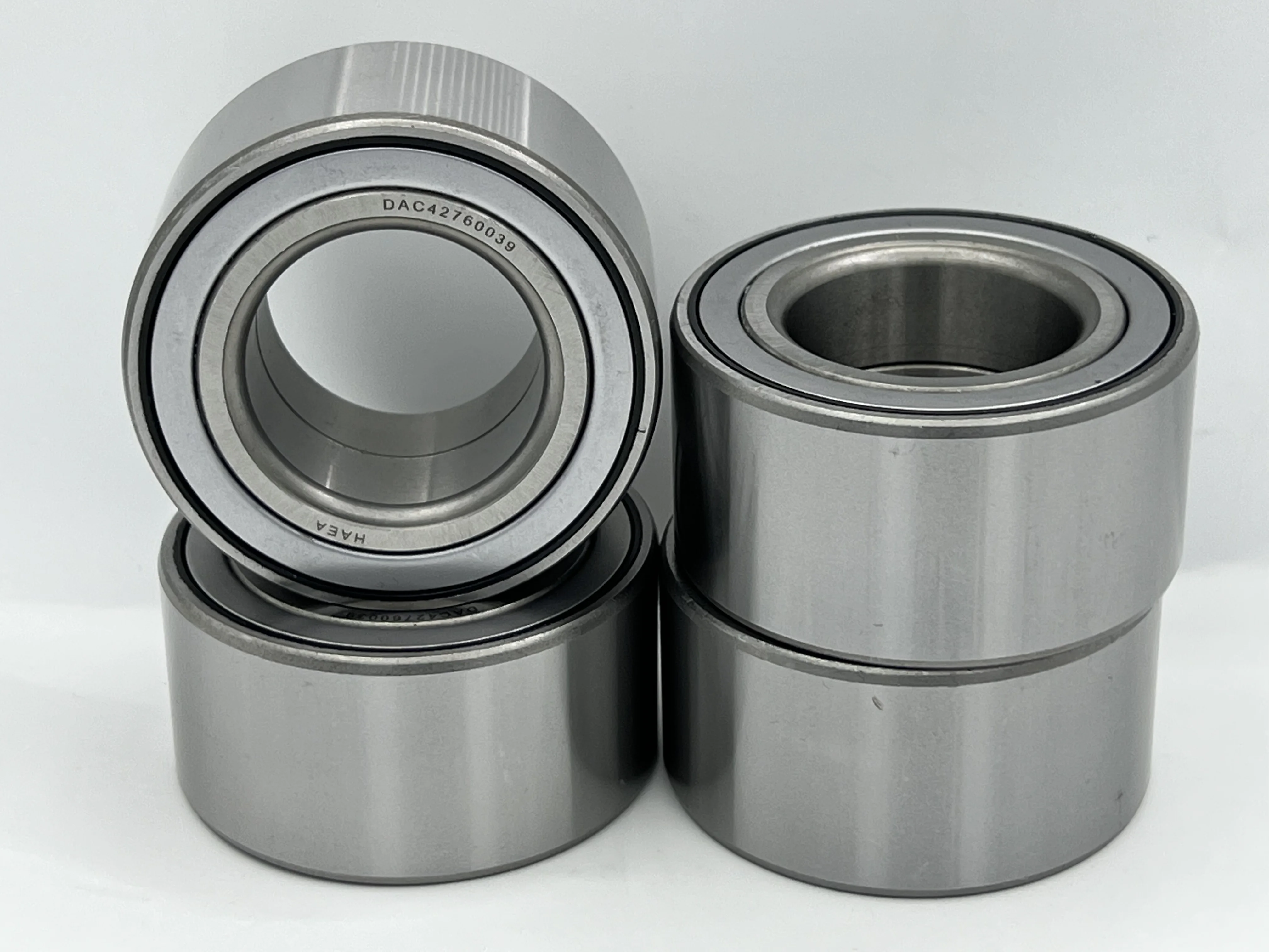 Quality assurance wheel hub bearing with an outer ring and two inner rings42*76*39 DAC42760039