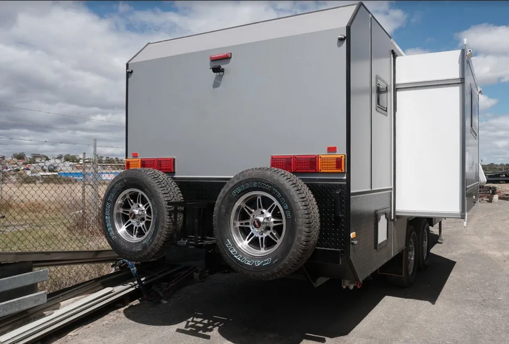 
2020 hot sale slide out caravan Chian motorhome cheap price luxury furniture rv for sale 