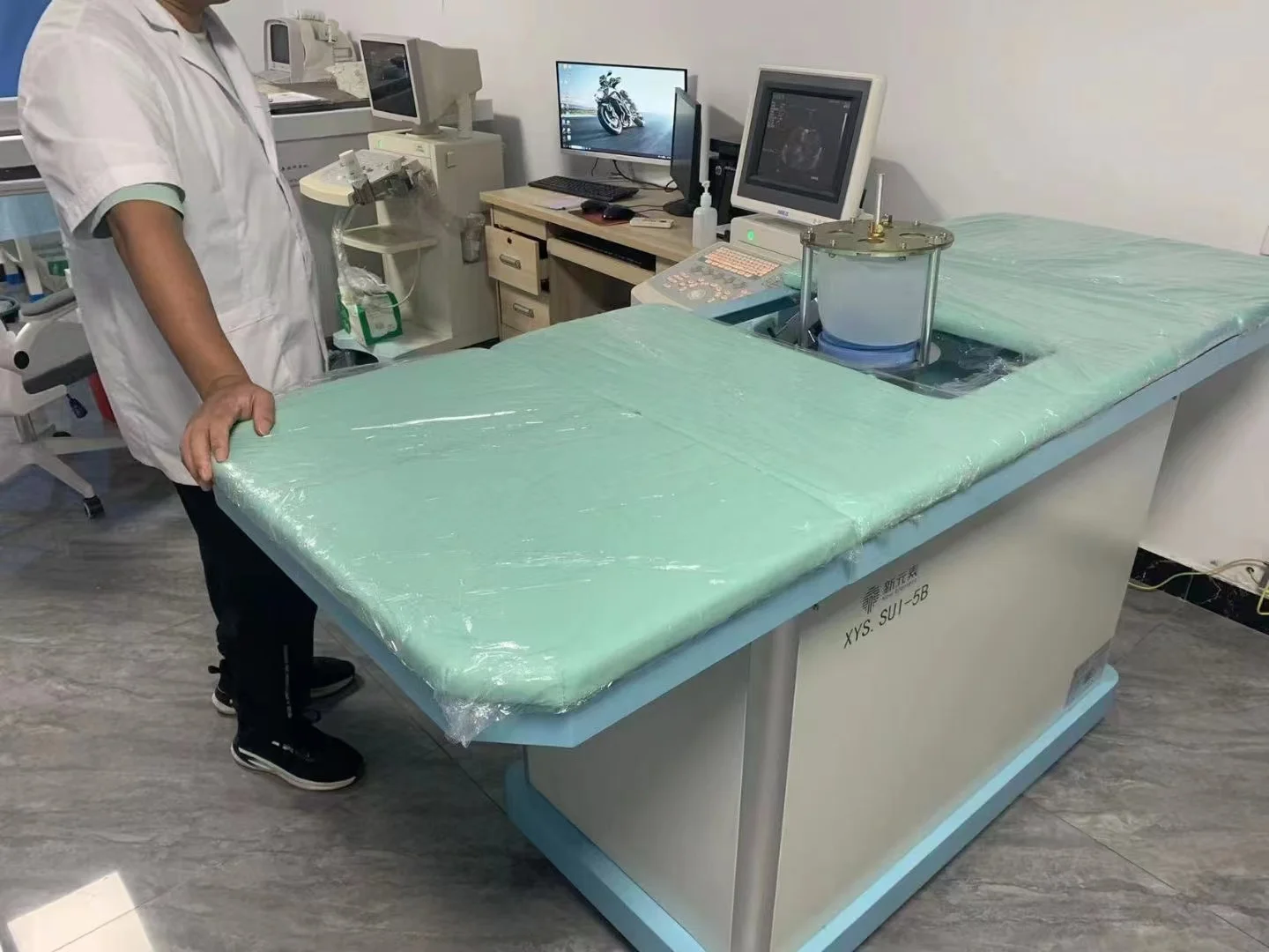 Physiotherapy Extracorporeal Shock Wave Lithotripter Ultrasonic and Pneumatic ESWL Lithotripter