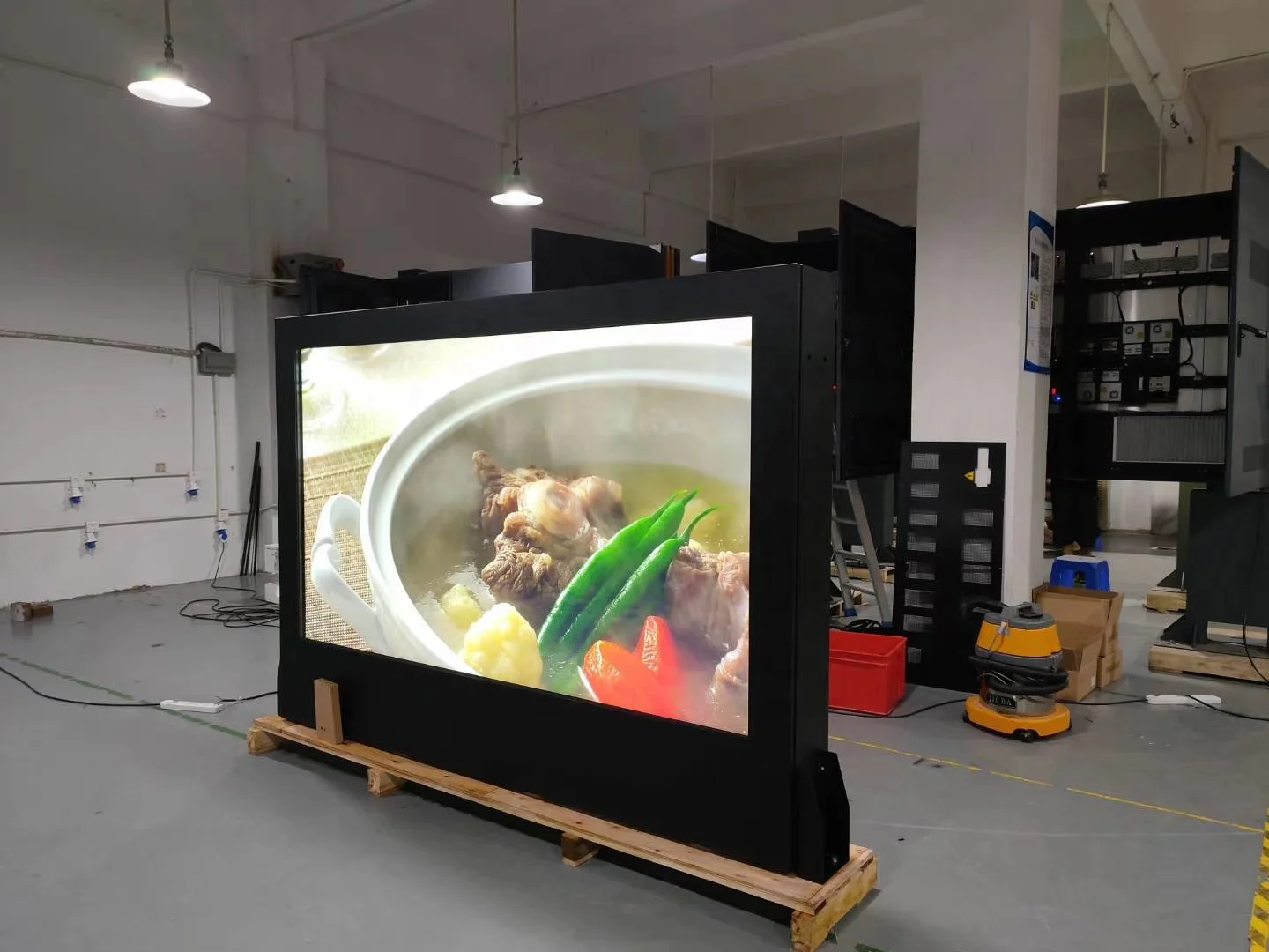 Waterproof TV 65 75inch 4K Capacitive Touch Screen Outdoor IP65 Android LCD Display Advertising Billboard Digital Signage