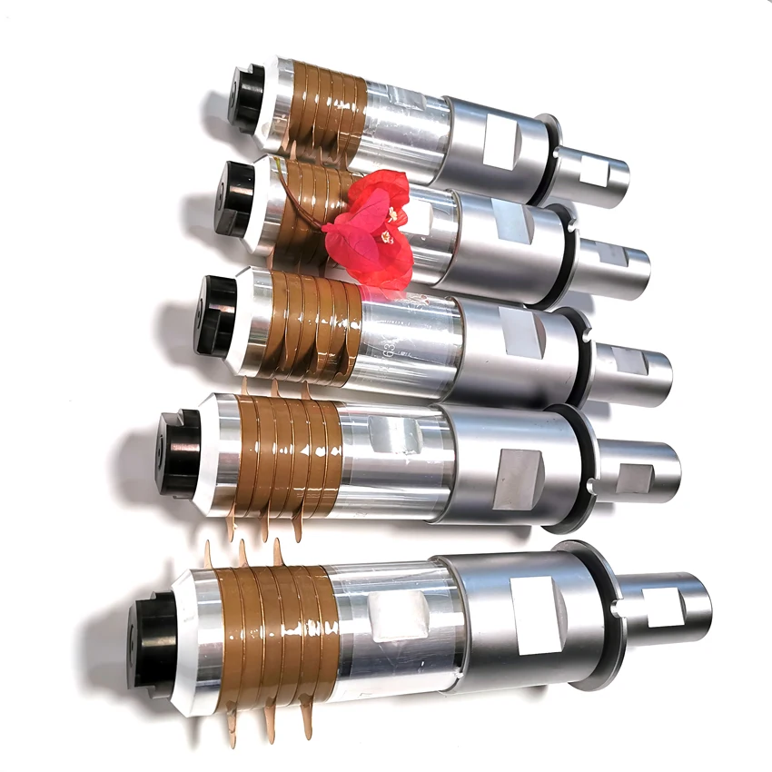 2600w PZT 8 Pressure Ceramic Transducer 20KHz Ultrasonic Horn For Ultrasonic Plastic Welding Device