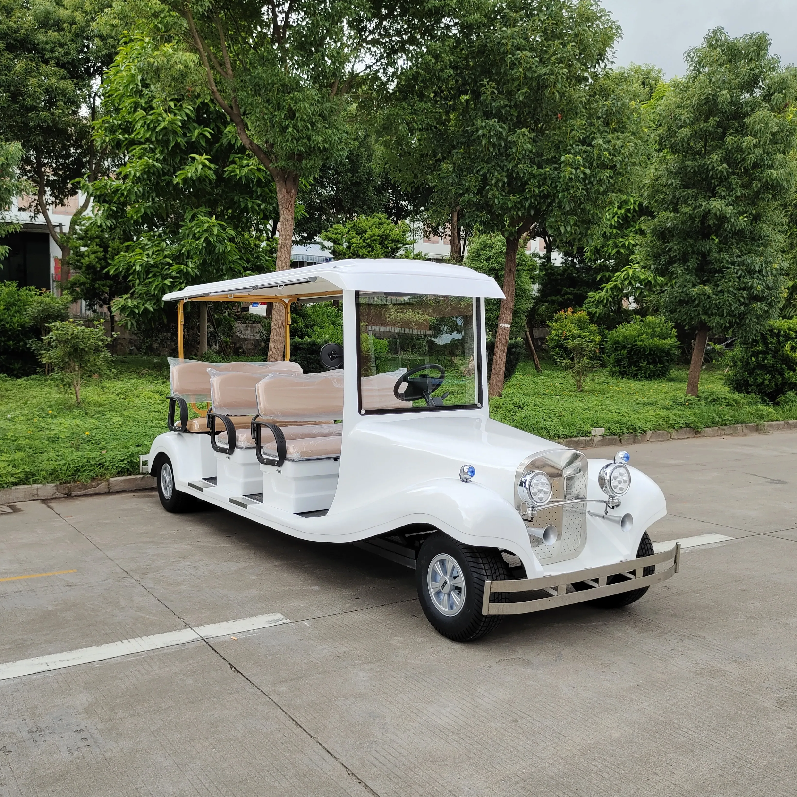Personal luxury 6 passengers electric classic car retro electric car for sale