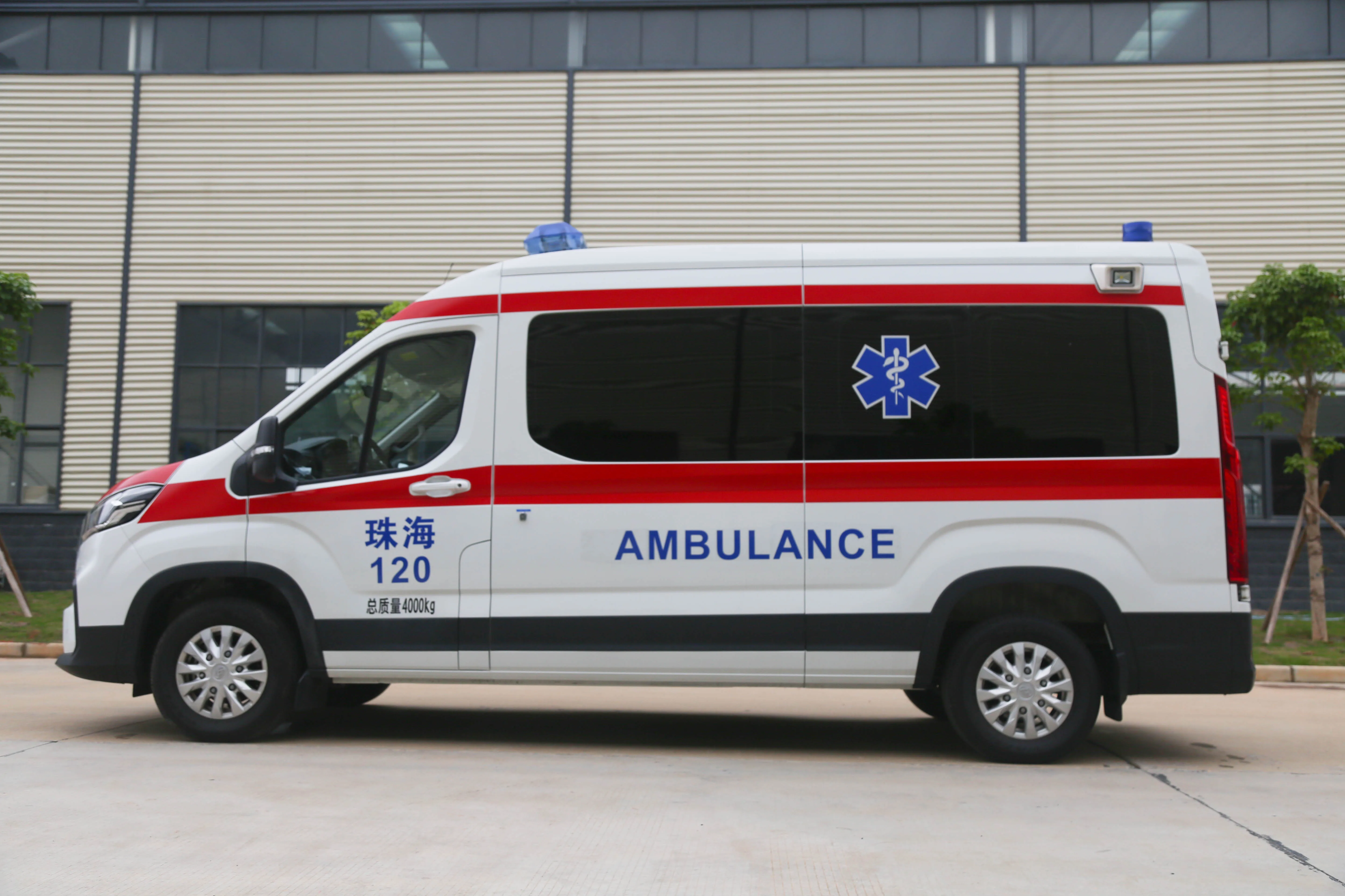 2024 Good Quality ICU Hospital Medical Ambulance Rescue Car SAIC Maxus V90 Emergency Monitoring Ambulance Vehicle for sale