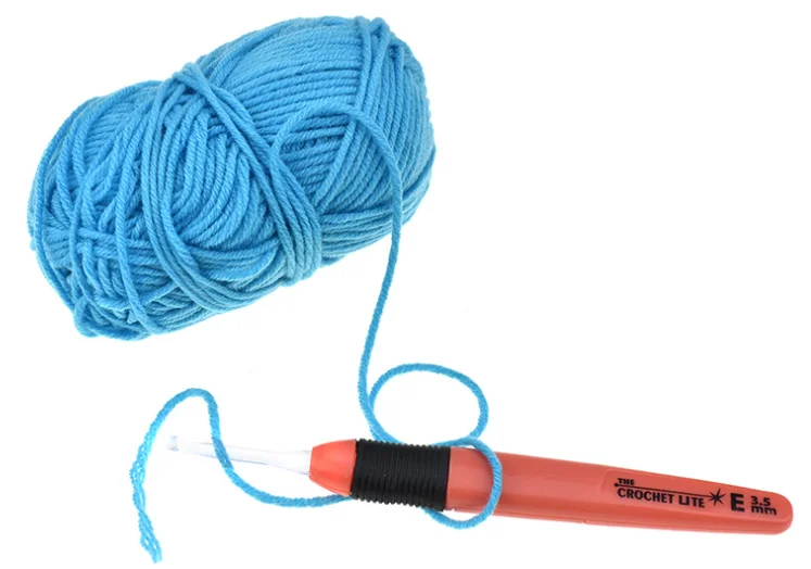 New design Light up Crochet Hooks Plastic handle Knitting Needles Craft Yarn Weaving LED Light Crochet Hook