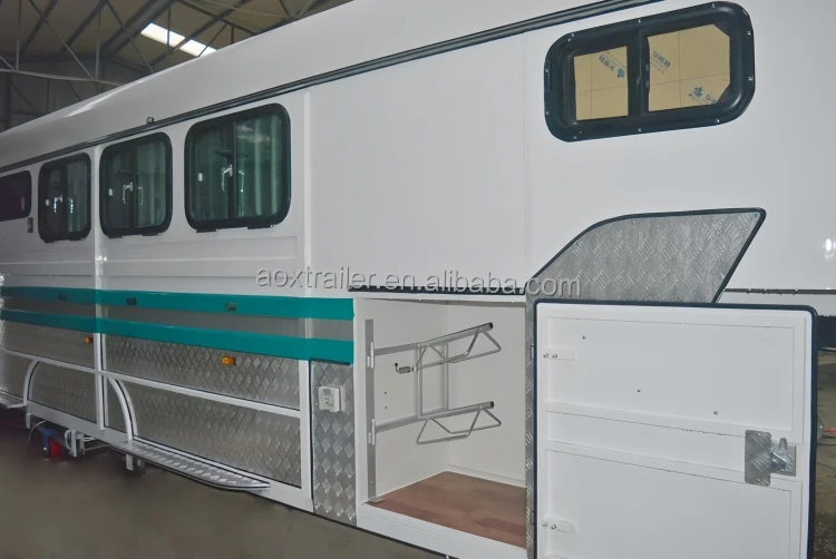 Large Space Horse Trailer With Accomodation Box Gooseneck Floats With Sofa