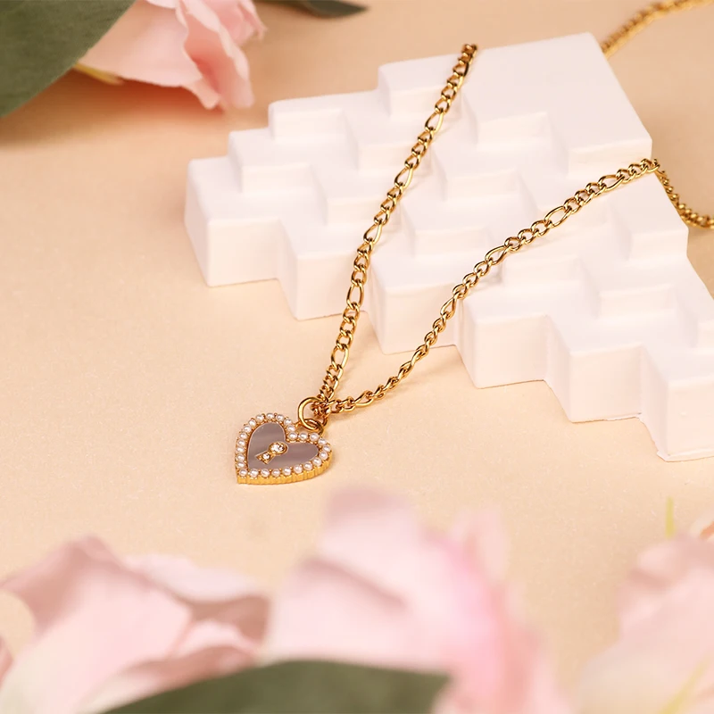 Women 18K Gold Plated Heart Shape Pendant Necklace Stainless Steel Exquisite Spiritual Jewelry Heart Pearl Necklace