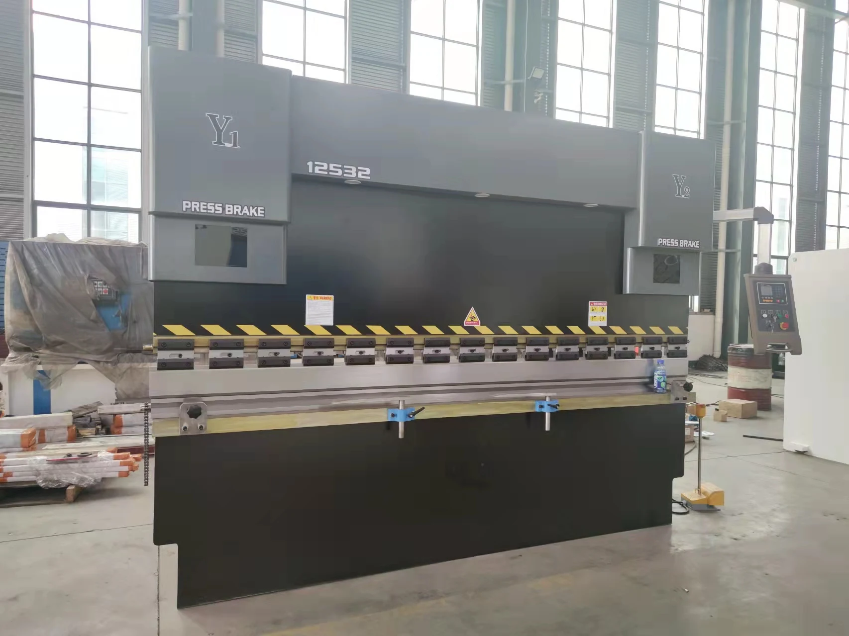 hydraulic press brake 40T1600 small machine cnc with wholesale