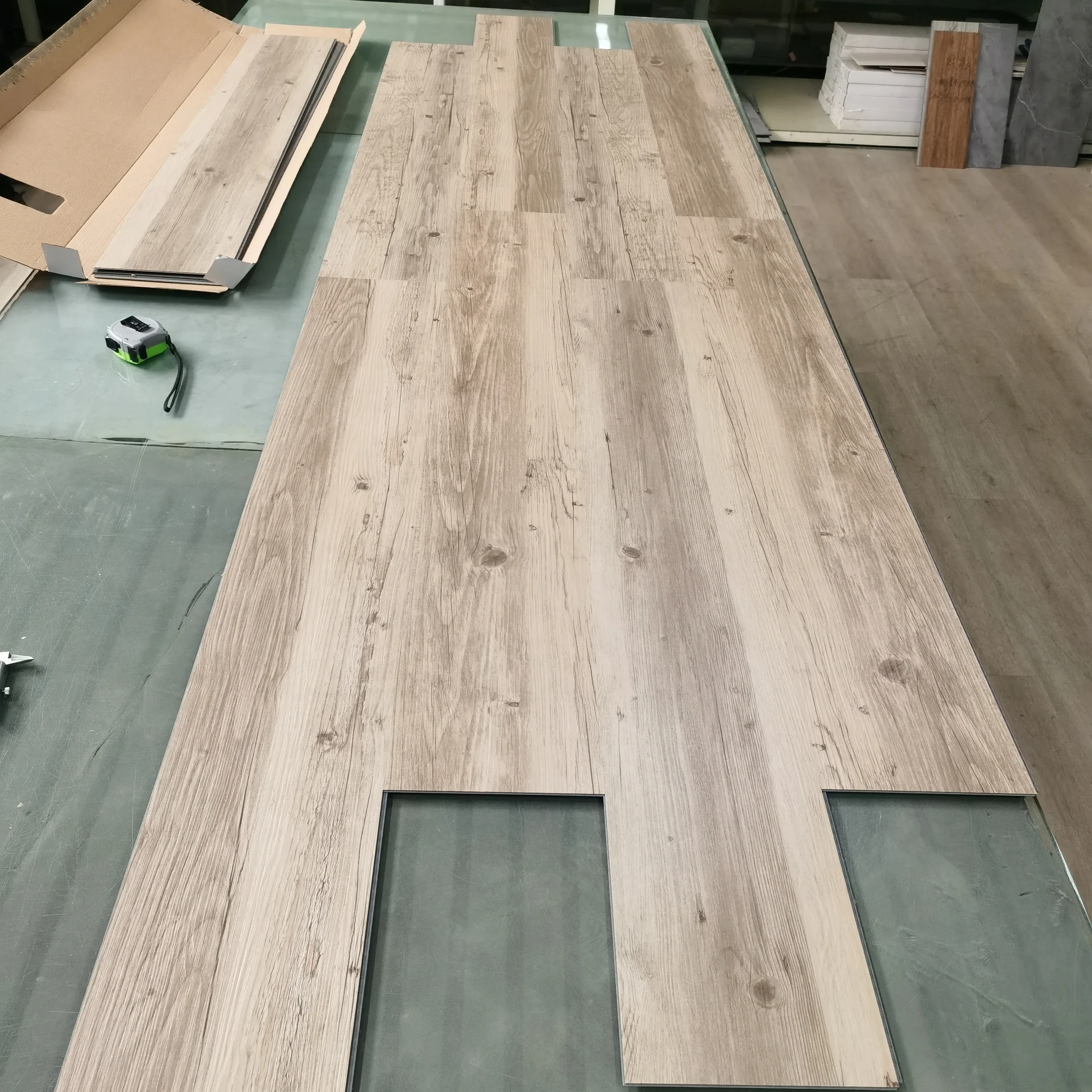 wood texture rigid core SPC flooring
