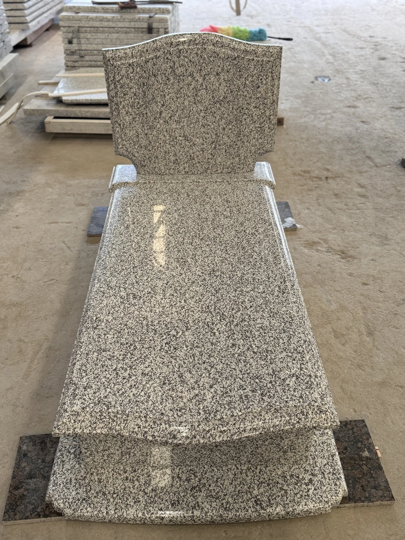 Sesame white granite tombstone light grey color tombstone one whole set Jilin white granite tombstone