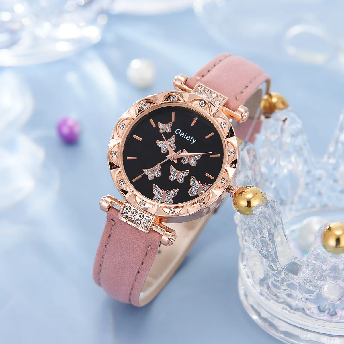 New Fashion Personality Simple Ladies Wristwatch Classic Women Diamond Butterfly Digital Leather Belt Watch