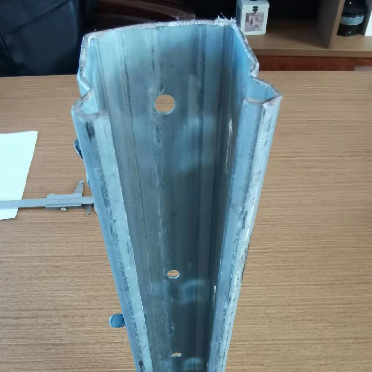 Slotted U-shape side stud Grape Steel Pile/Excellent vineyard grape stake hot dipped galvanized metal vineyards trellis post