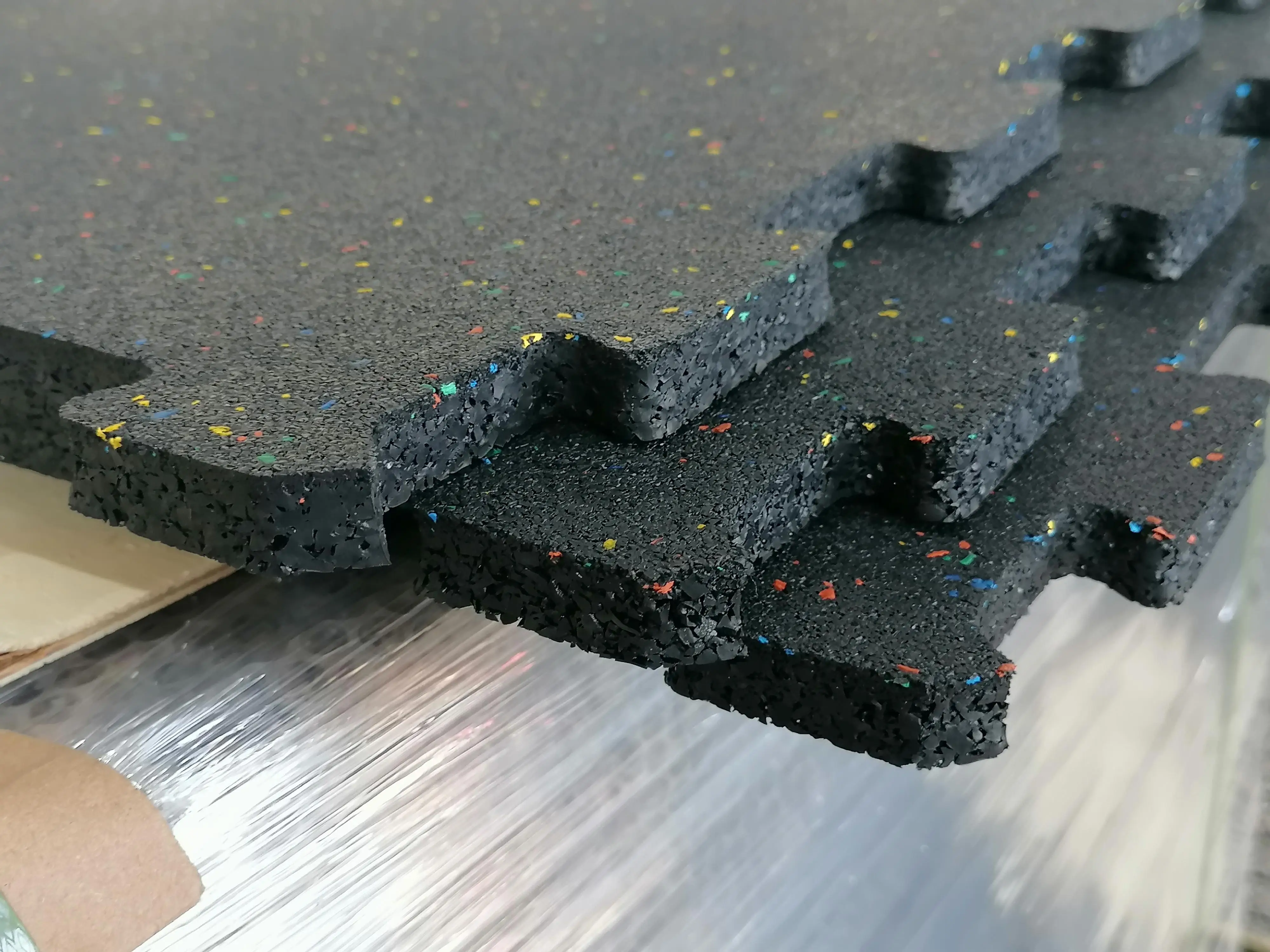 Home and Professional Gym Anti-Fatigue Rubber Mats Protective Flooring for Comfort and Durability