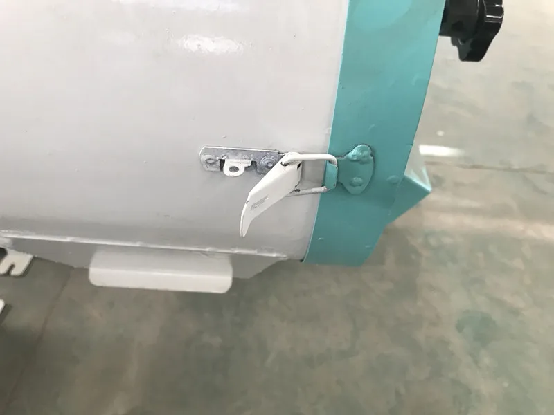 Automatic Beans Huller Soybean Hulling Wheat Barley Maize Peeling Machine